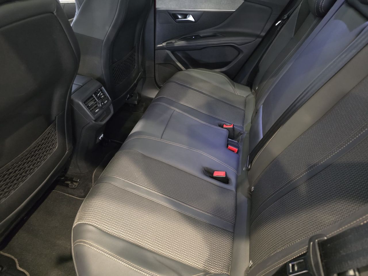 Peugeot 3008 GT Pack Hybrid 225 e-EAT8 - Foto 12