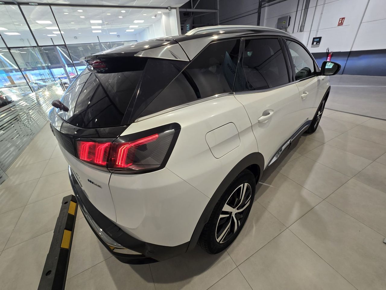 Peugeot 3008 GT Hybrid 225 e-EAT8 - Foto 6