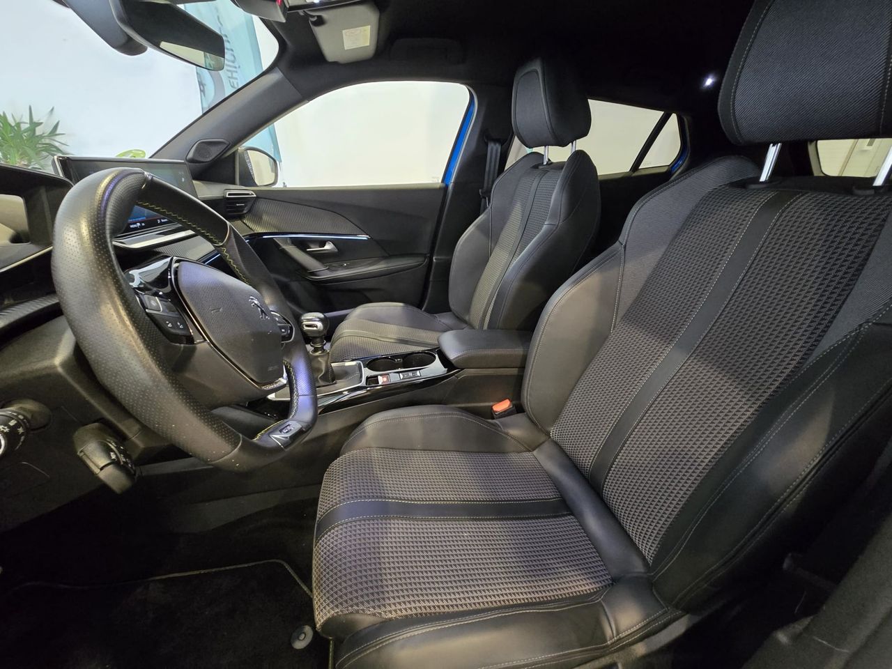 Peugeot 2008 GT PureTech 130 - Foto 23