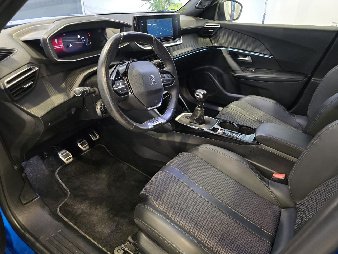Peugeot 2008 GT PureTech 130 - Foto 10