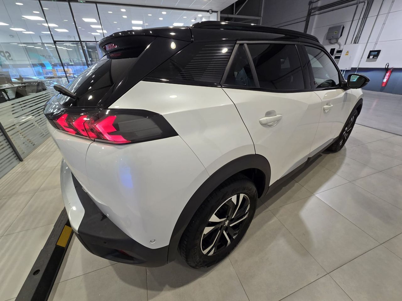 Peugeot 2008 GT PureTech 130 - Foto 8
