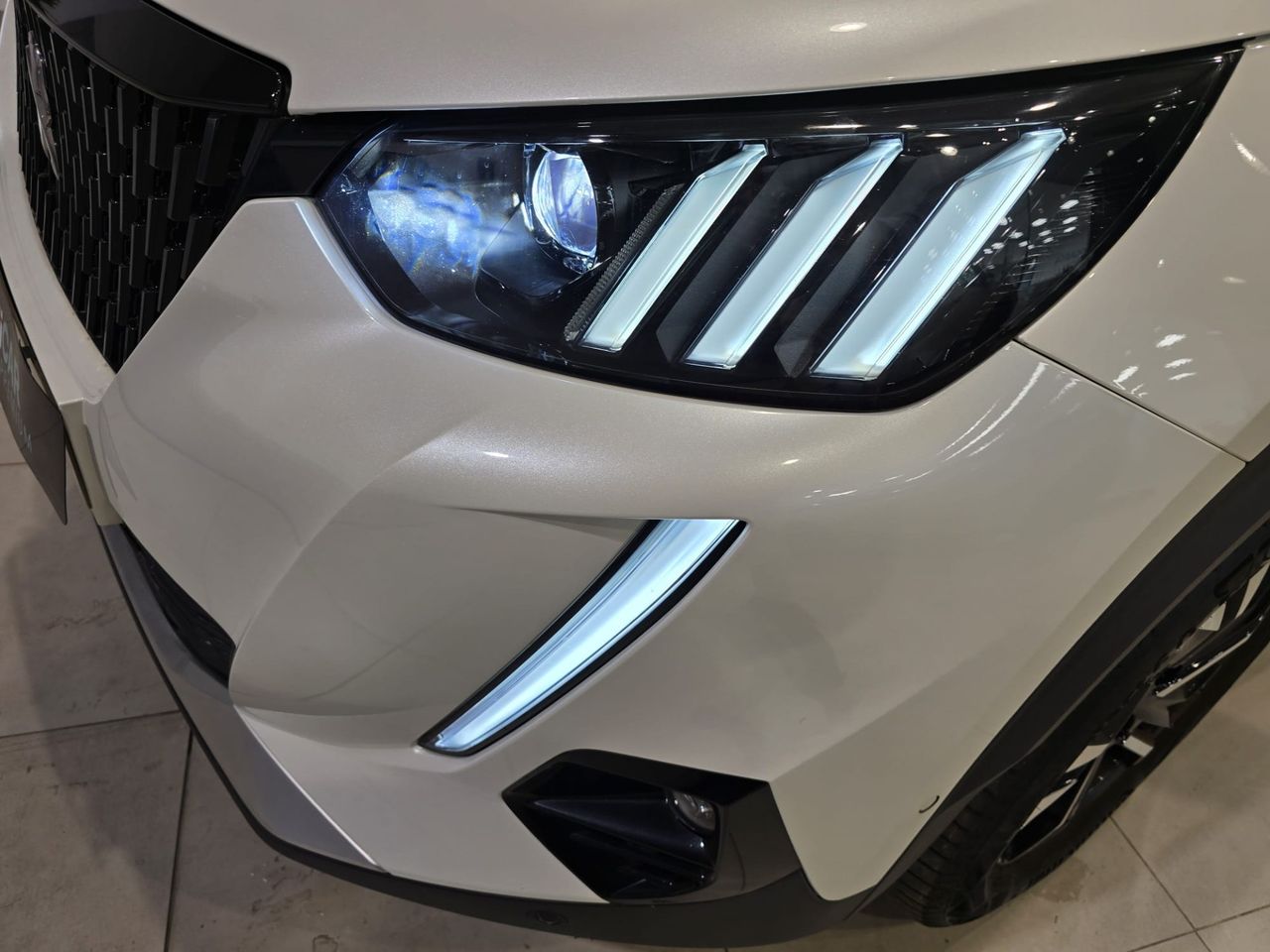Peugeot 2008 GT PureTech 130 - Foto 18