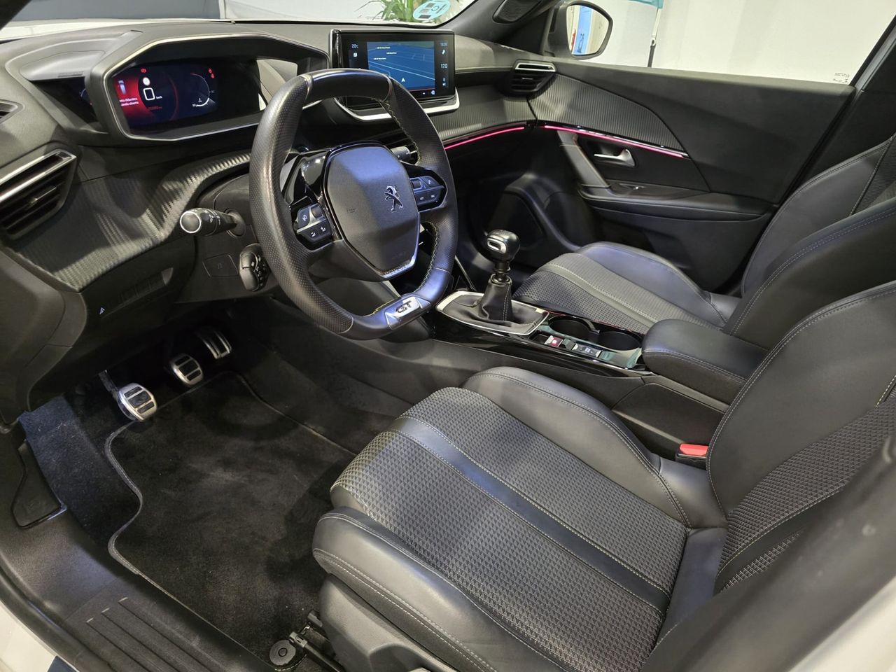 Peugeot 2008 GT PureTech 130 - Foto 12