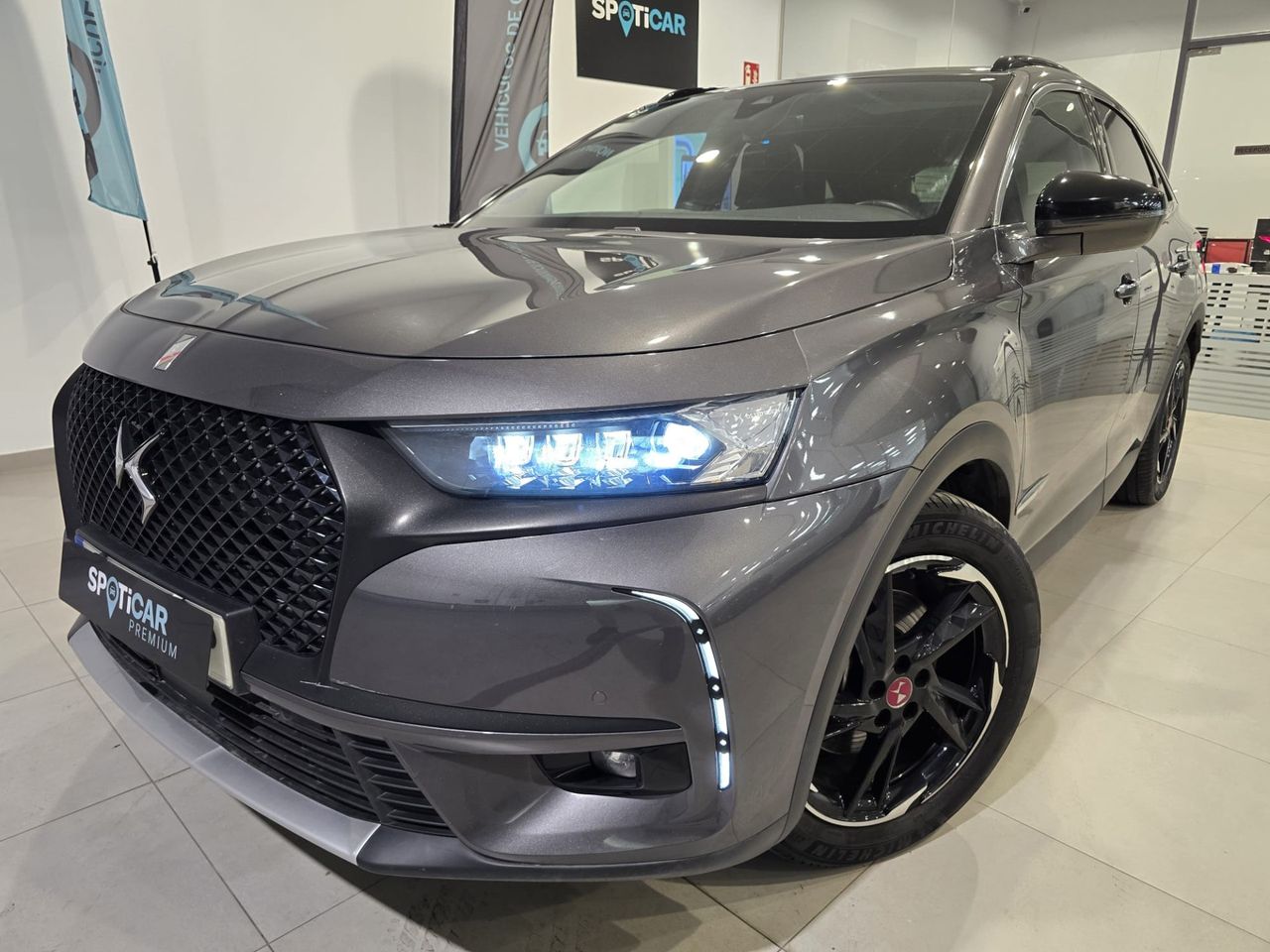 DS DS 7 Crossback E-TENSE 300 4x4 Performance Line + - Foto 4