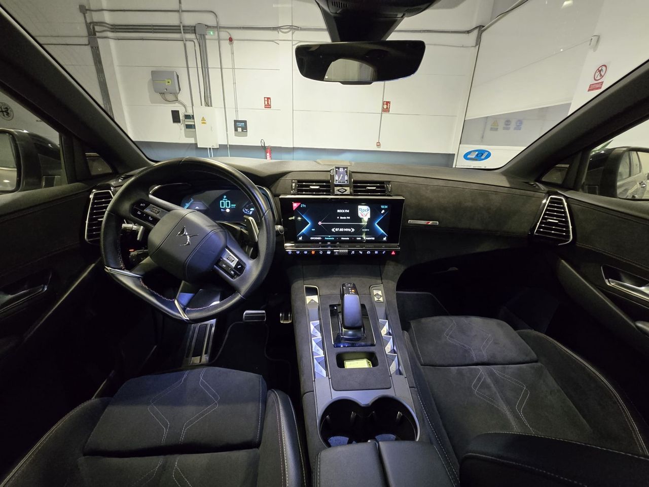 DS DS 7 Crossback E-TENSE 300 4x4 Performance Line + - Foto 12