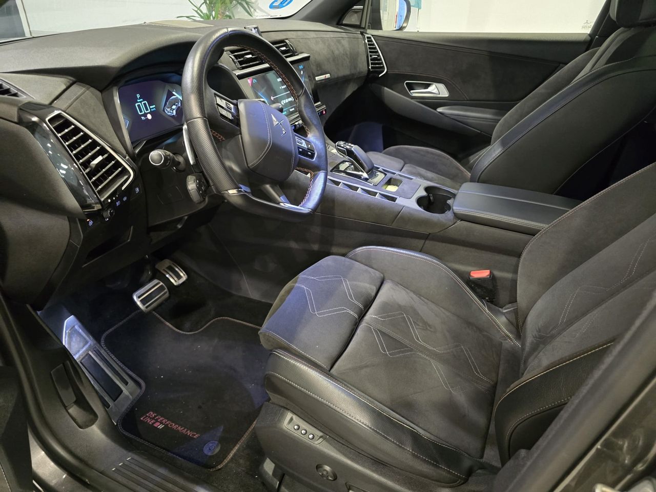 DS DS 7 Crossback E-TENSE 300 4x4 Performance Line + - Foto 16