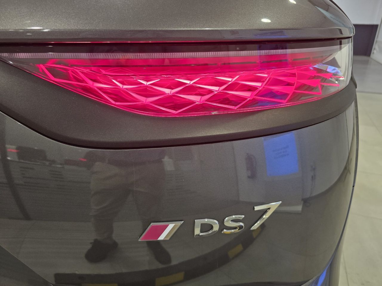 DS DS 7 Crossback E-TENSE 300 4x4 Performance Line + - Foto 18
