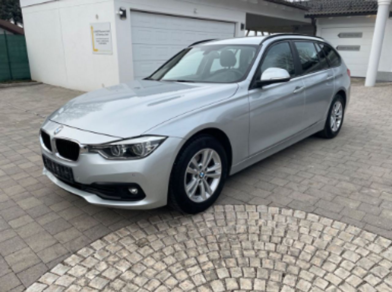 Conjunto 4 apartamentos  de segunda mano - bmw serie 3 touring 2019 /