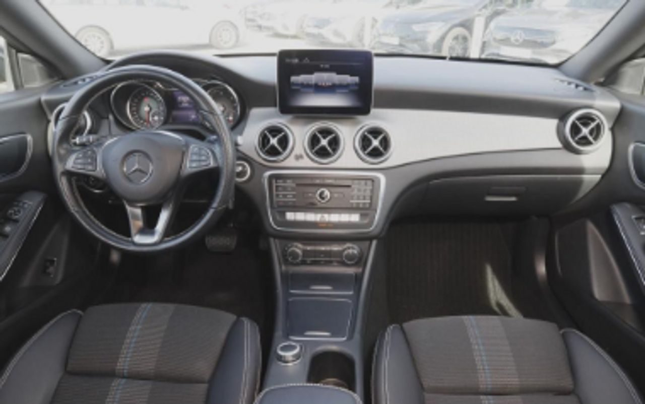 mercedes cla 2018 / foto grande (2)