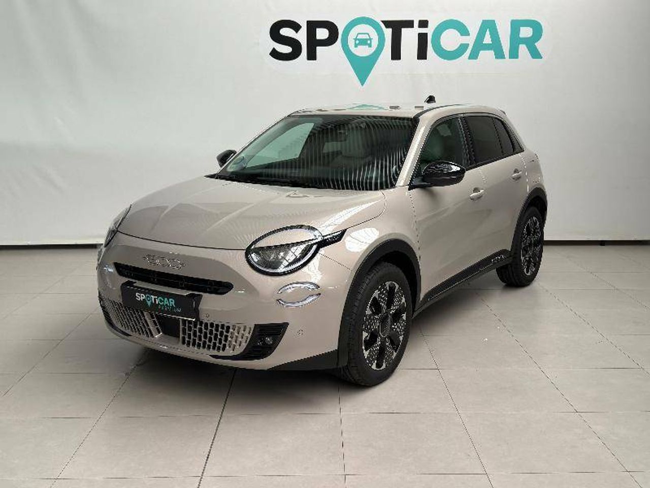 Conexion trasera usb  de segunda mano - fiat 600 2024 /