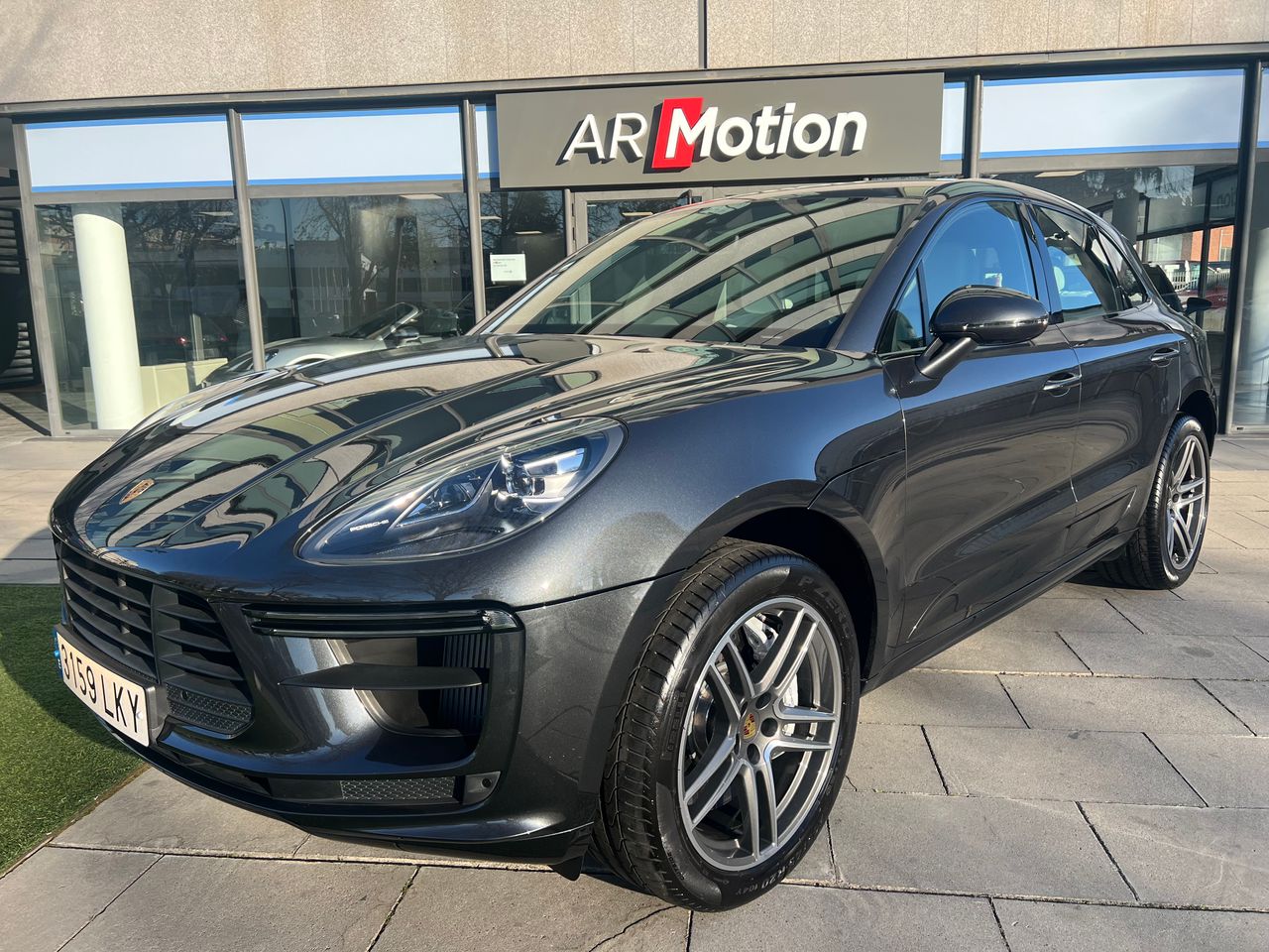 porsche macan 2021 /