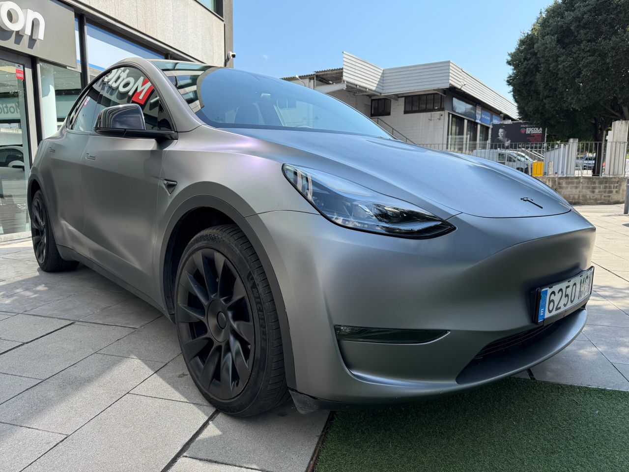 tesla model y 2023 / foto grande (3)