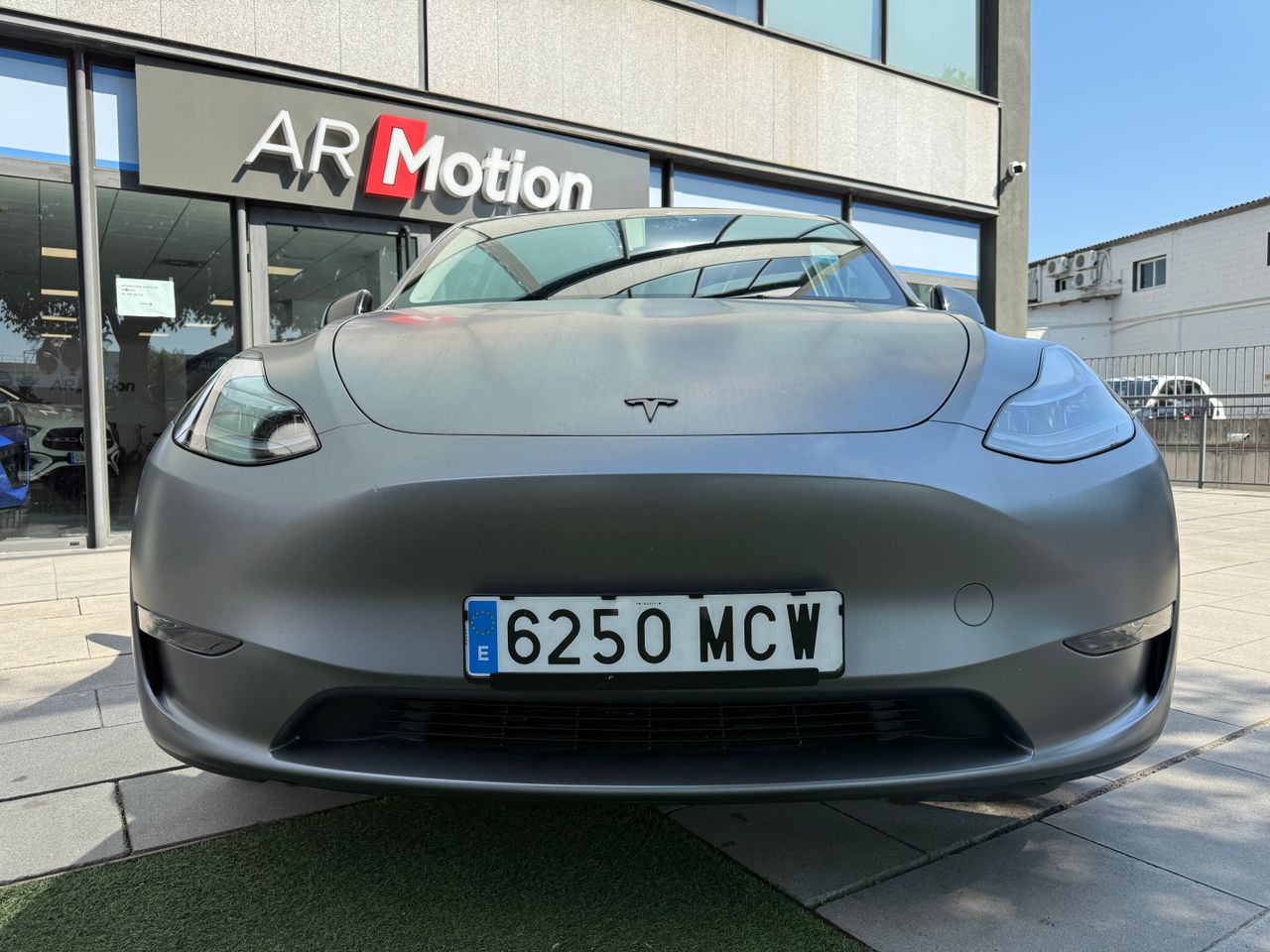 tesla model y 2023 / foto grande (2)