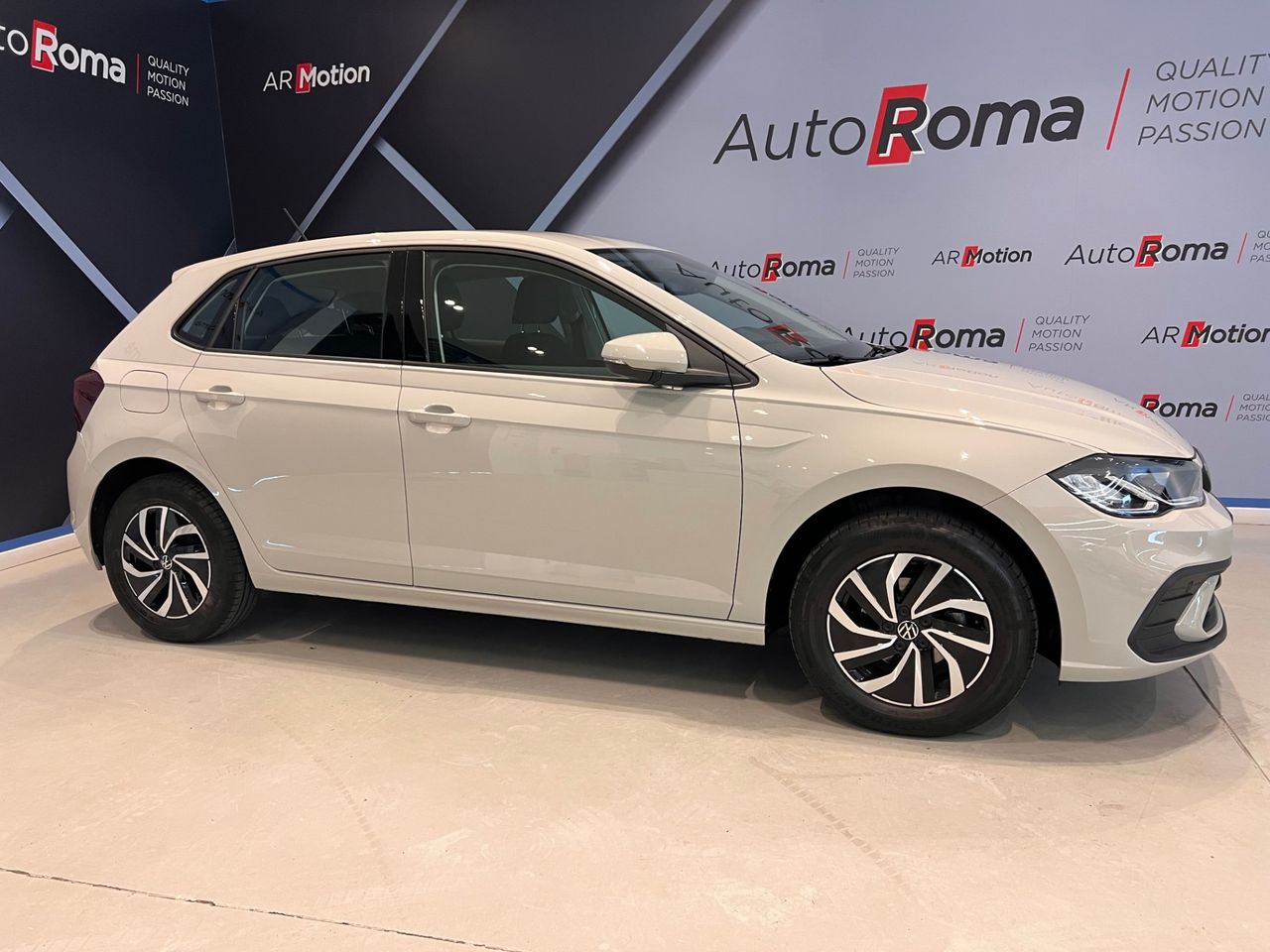 Volkswagen Polo 2024 TSI 95cv SOLO 19.OOOkm!!!! - foto 2