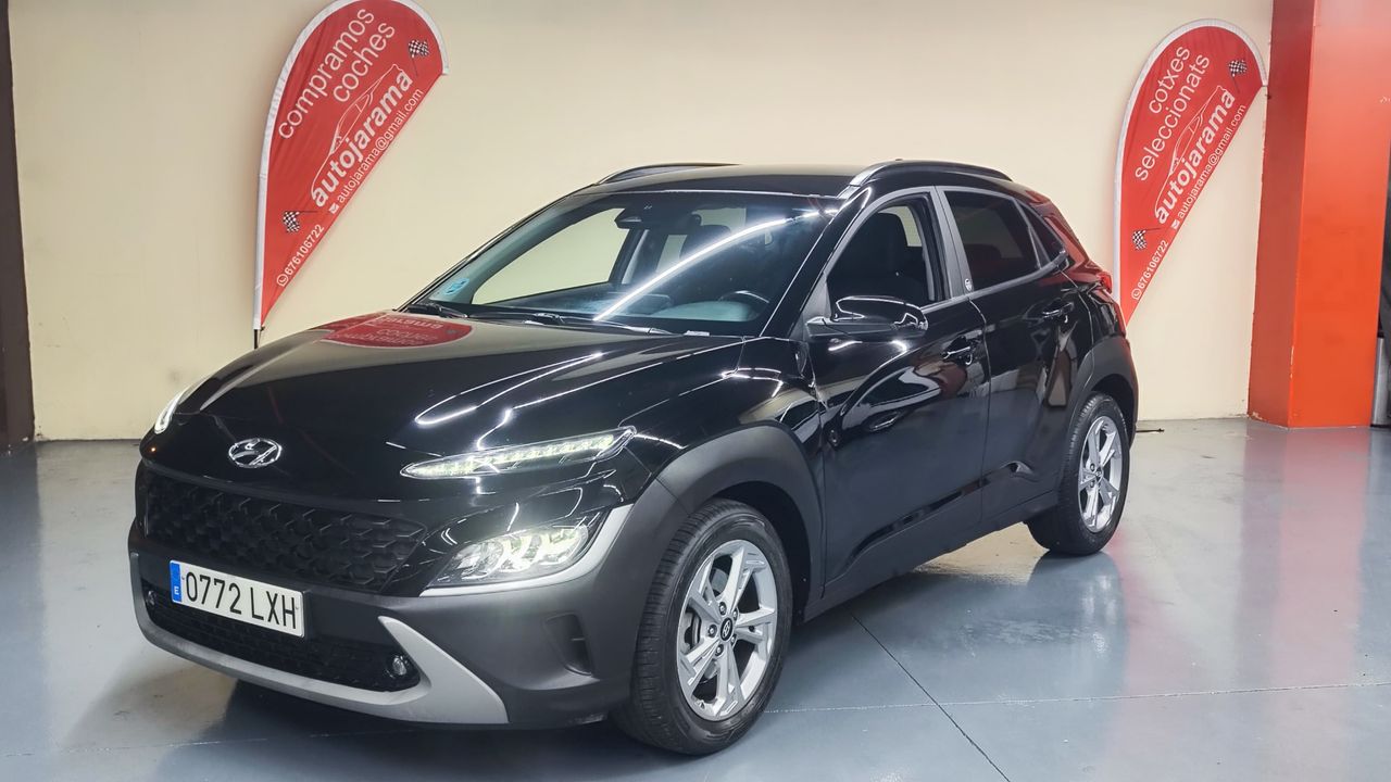 Hyundai kona con cambio manual 6 marchas  de segunda mano - hyundai kona 2022 /