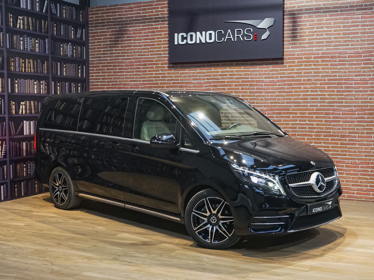 mercedes clase v 2024 / foto grande (3)
