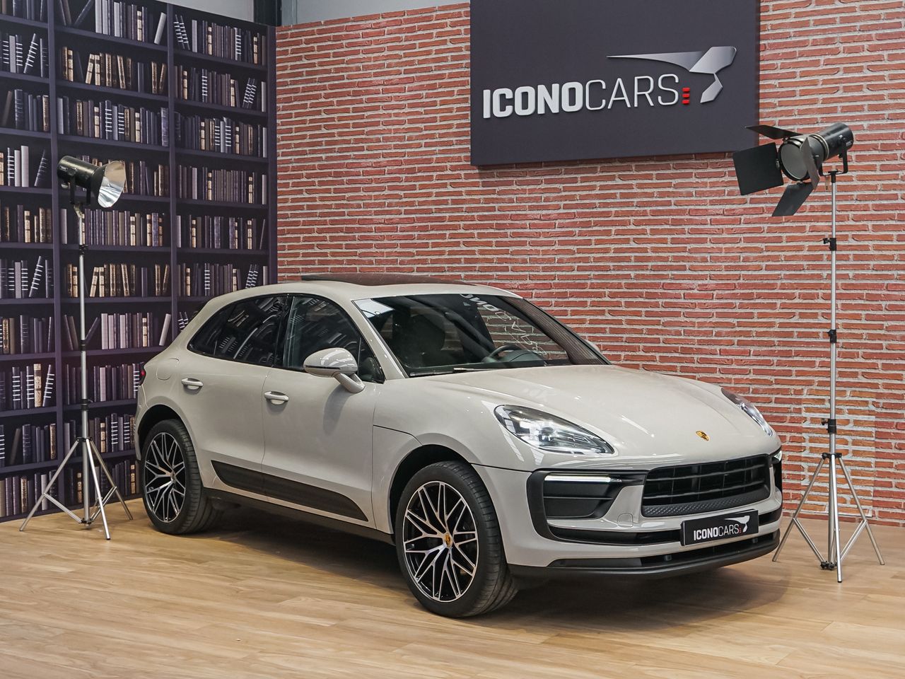 porsche macan 2021 /