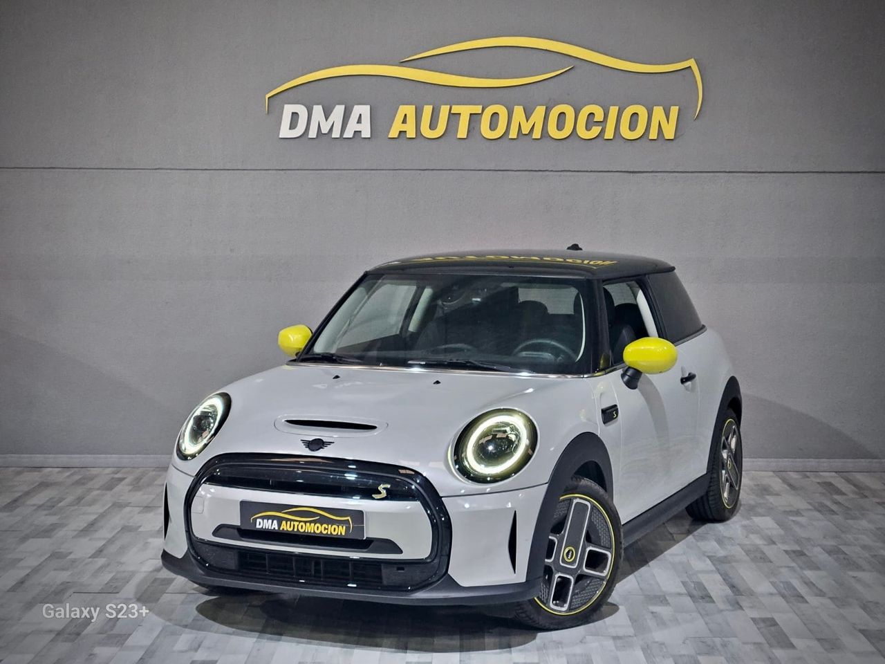 Foto mini mini 2022 /