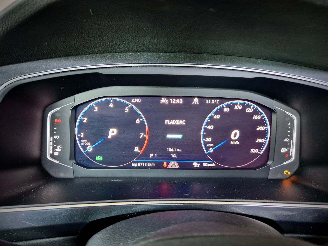 Volkswagen Tiguan R  - Foto 10