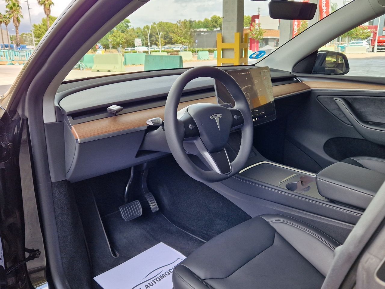 tesla model y 2024 / foto grande (3)