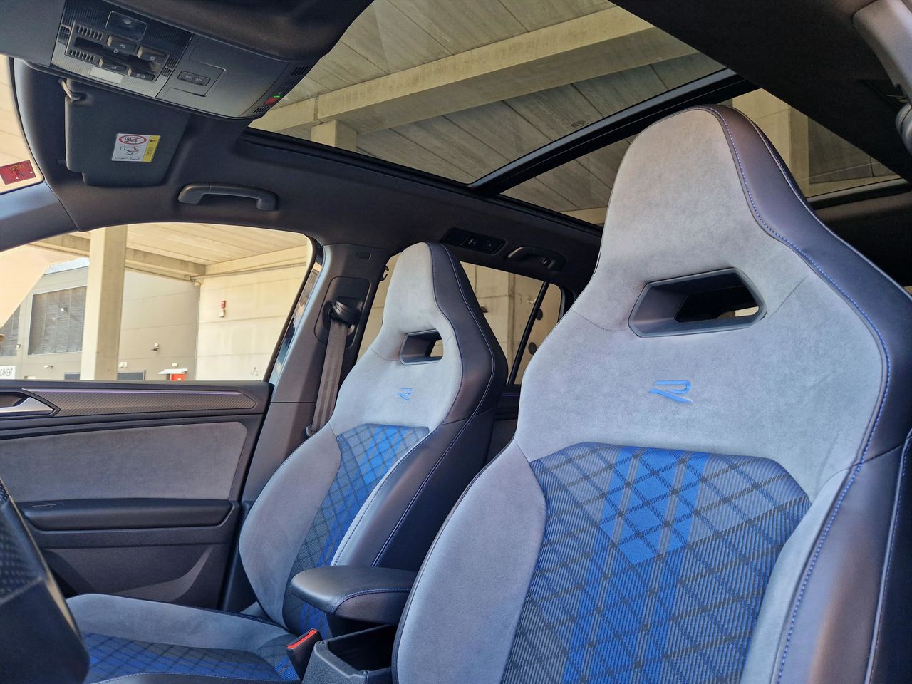 Volkswagen Tiguan R  - Foto 15