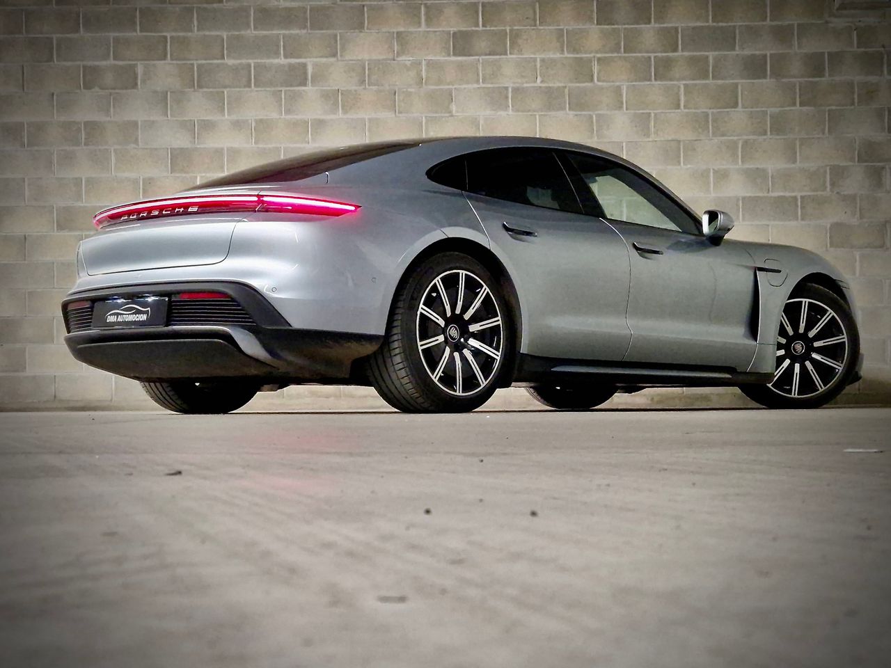 Porsche Taycan TURBO - Foto 9