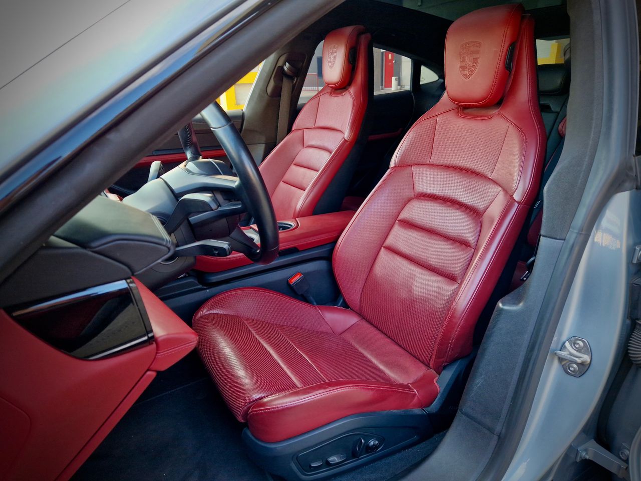 Porsche Taycan TURBO - Foto 4