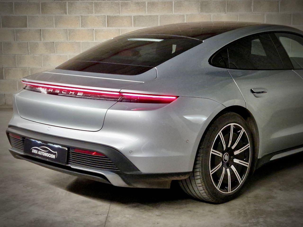 Porsche Taycan TURBO - Foto 20