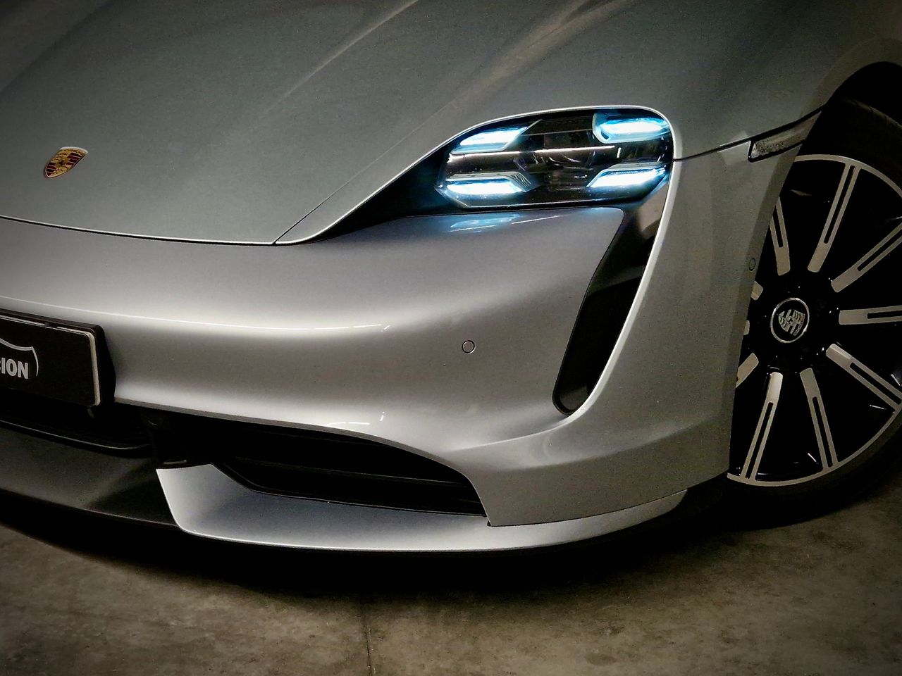 Porsche Taycan TURBO - Foto 15