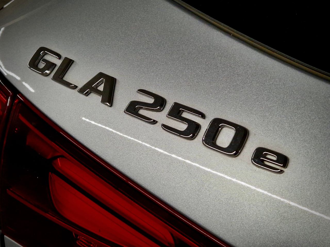 Mercedes GLA 250e - Foto 24