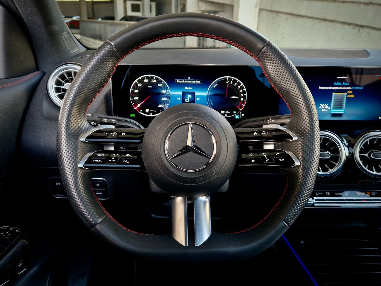 Mercedes GLA 250e - Foto 25