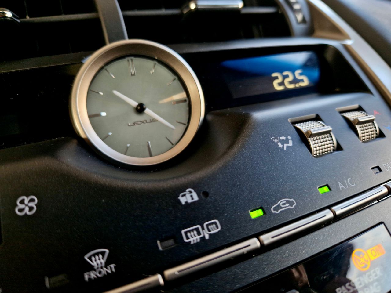 Lexus NX 300h - Foto 25