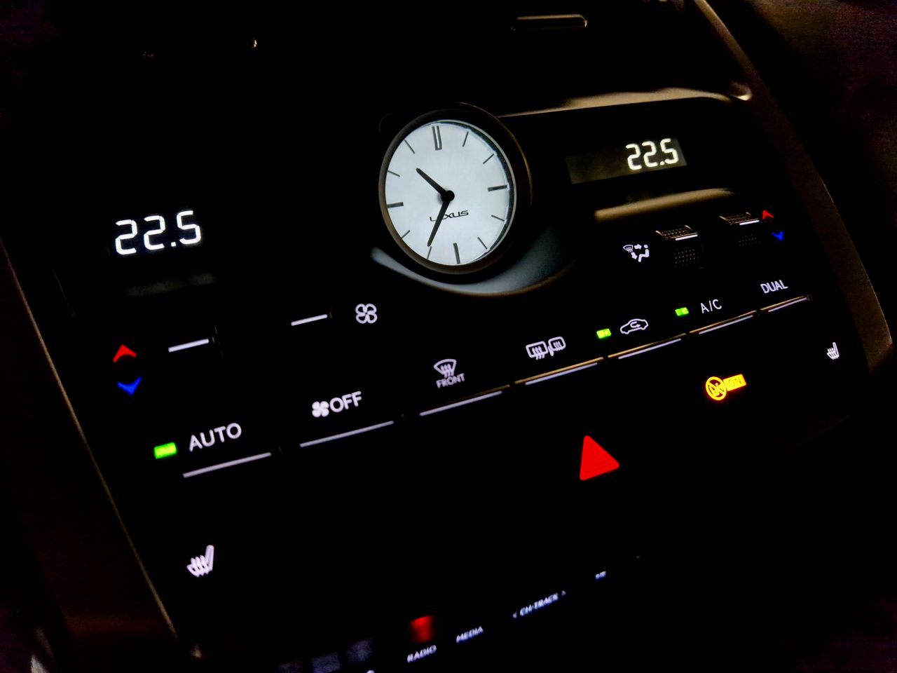 Lexus NX 300h - Foto 35