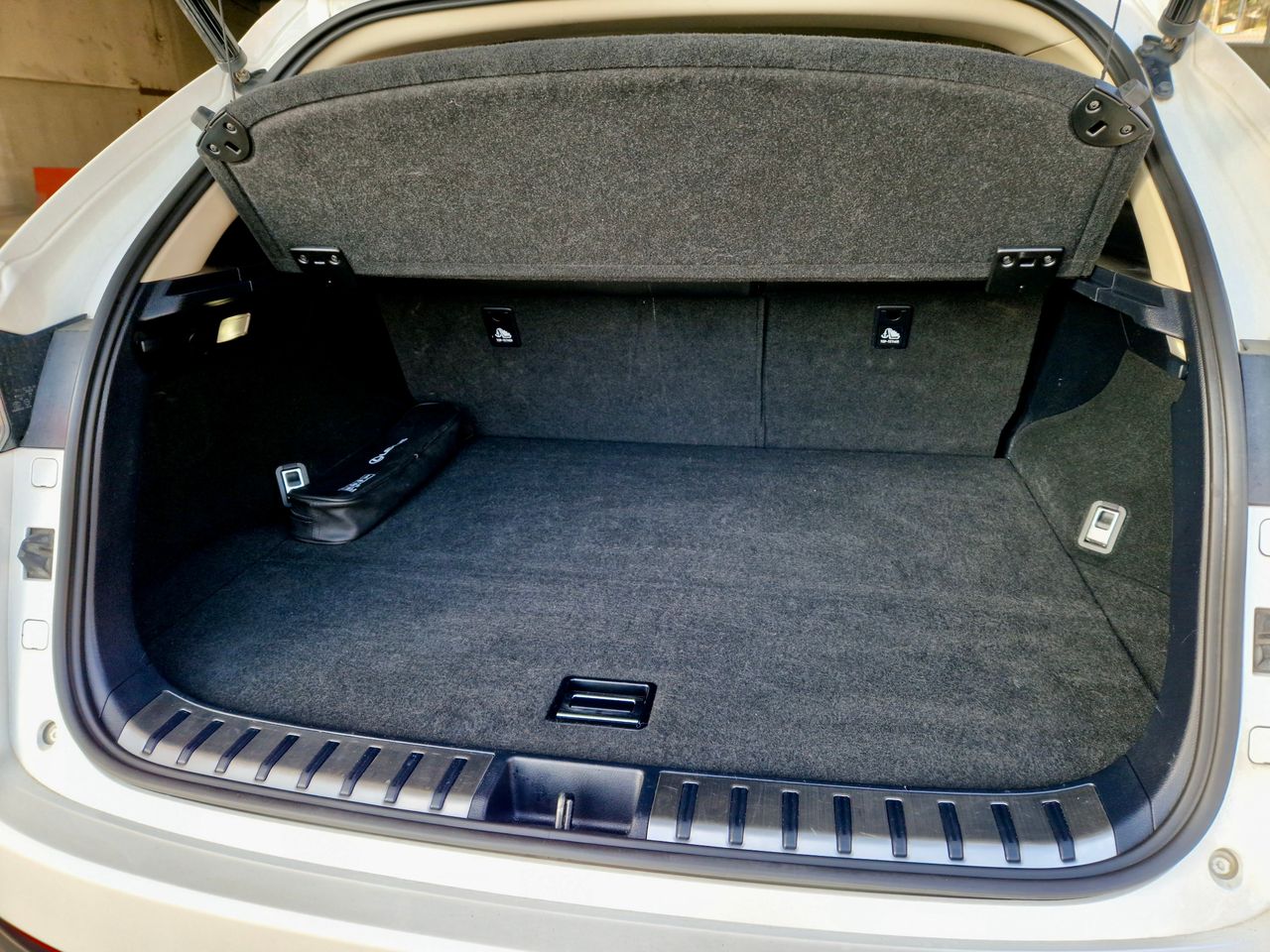 Lexus NX 300h - Foto 32