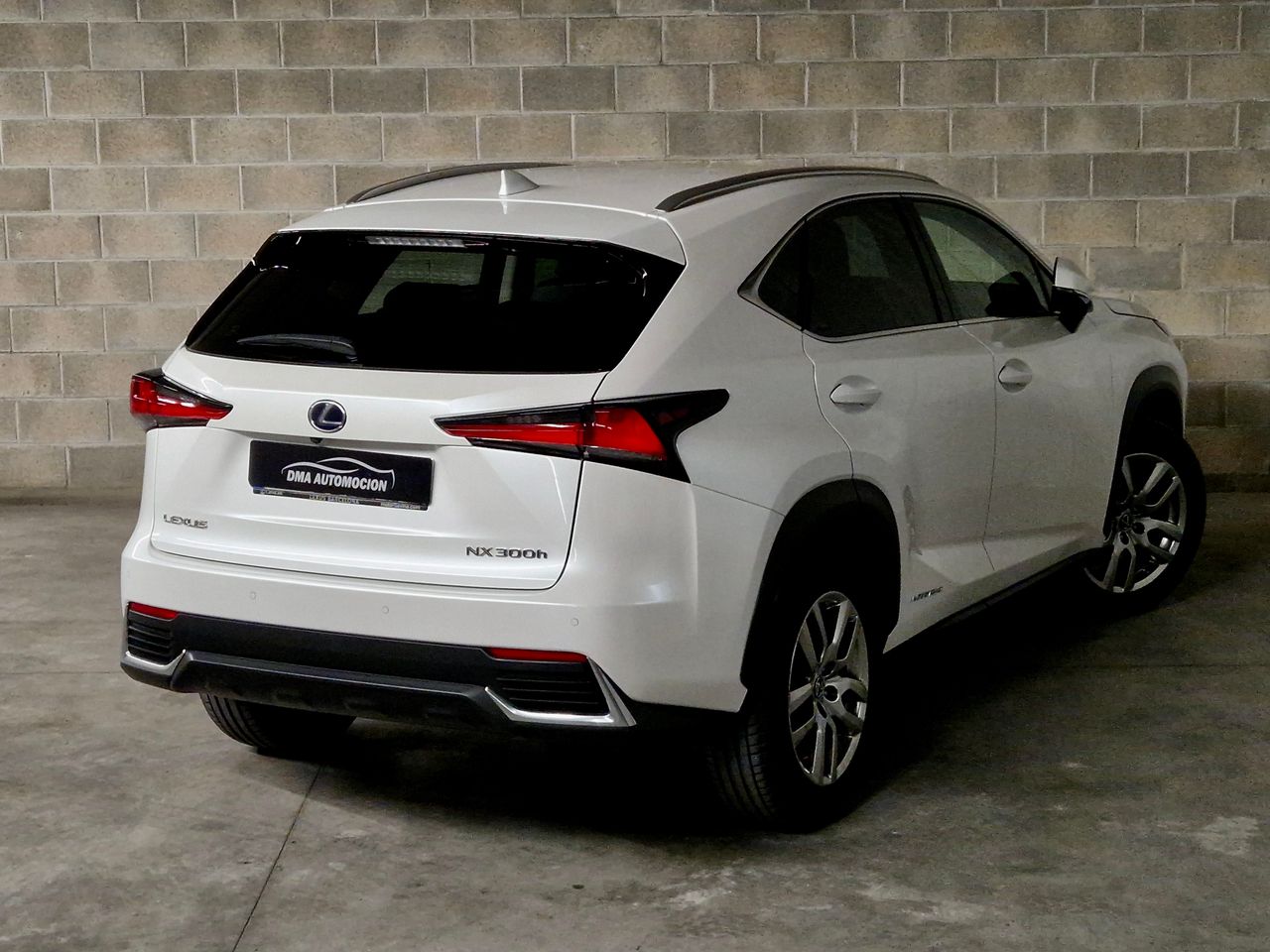 Lexus NX 300h - Foto 29