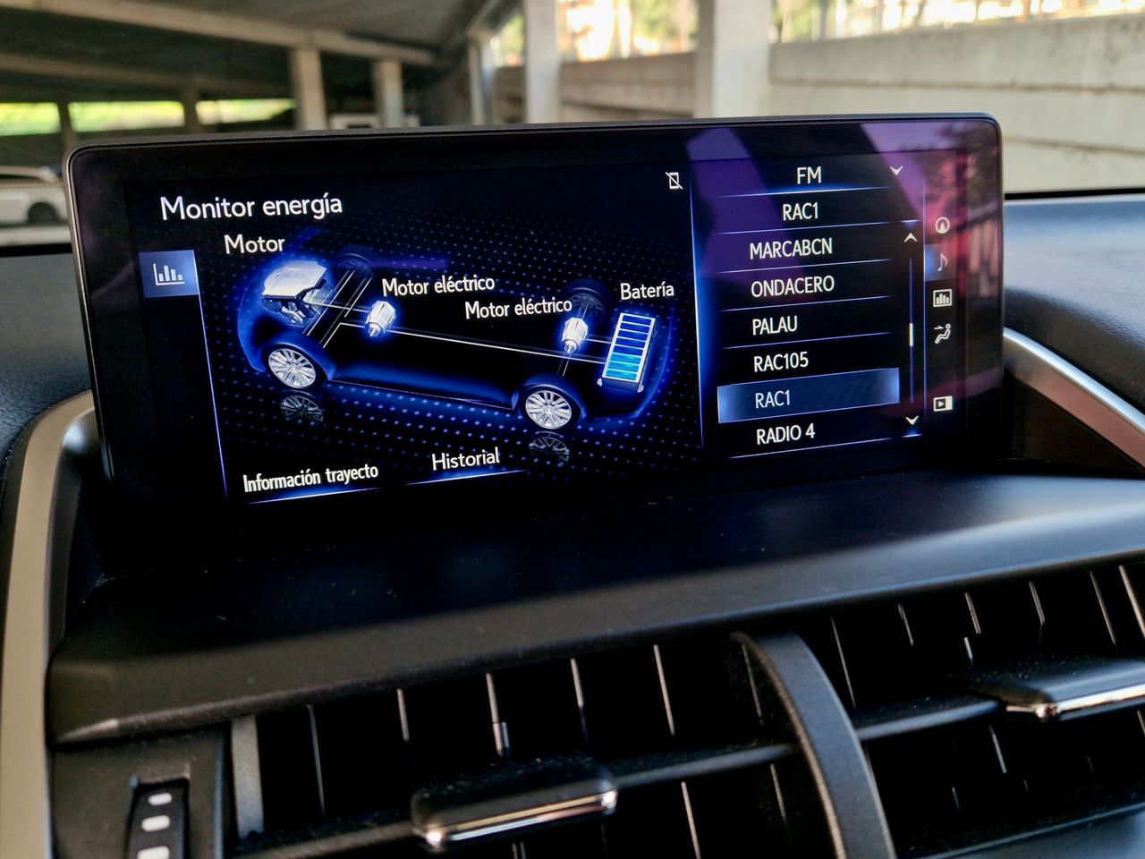 Lexus NX 300h - Foto 23