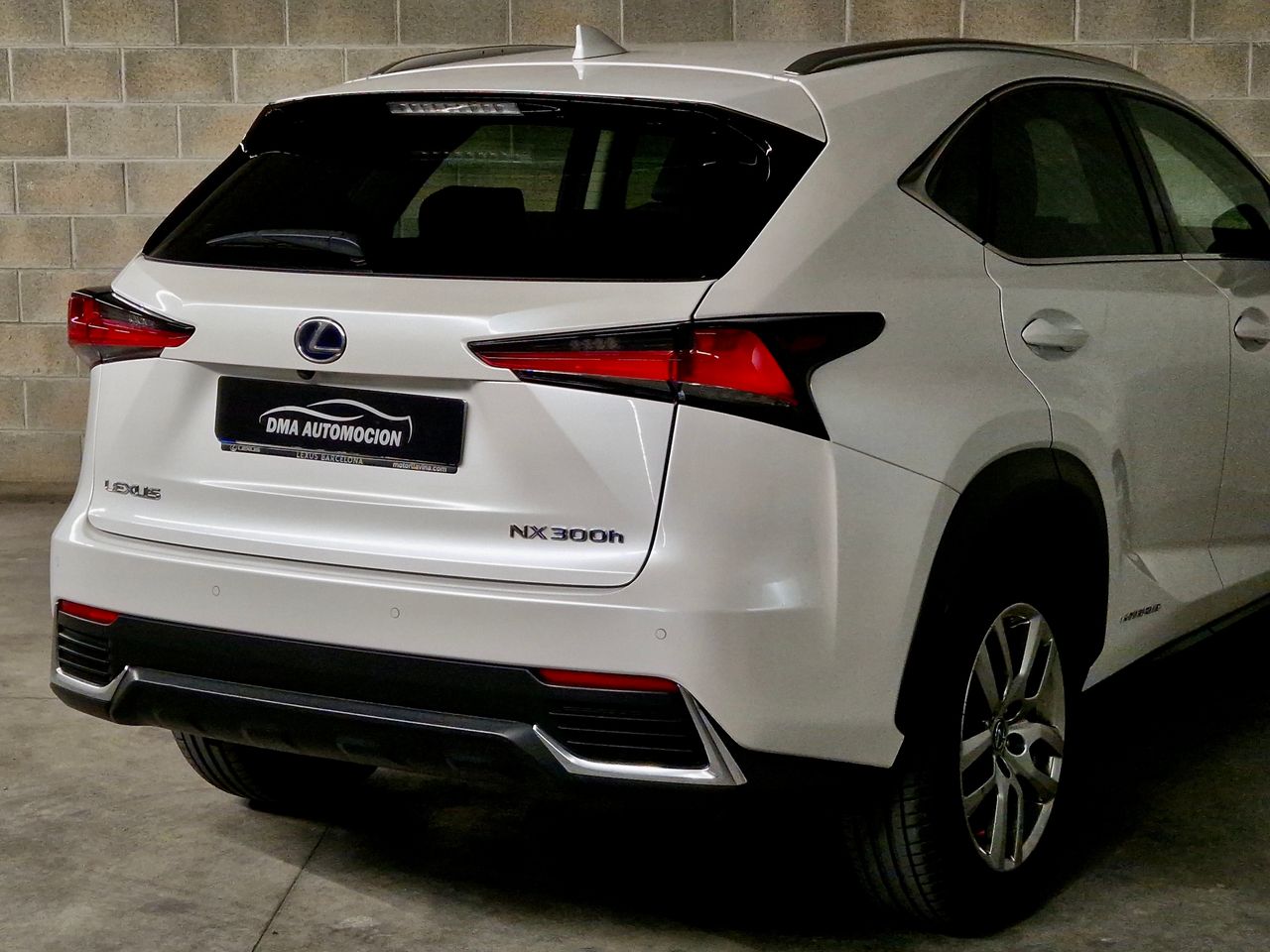 Lexus NX 300h - Foto 30