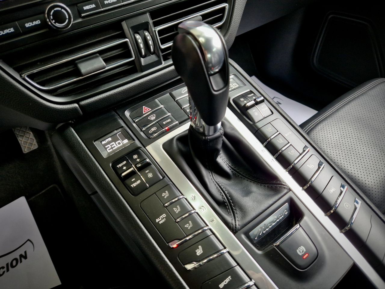 Porsche Macan . - Foto 28