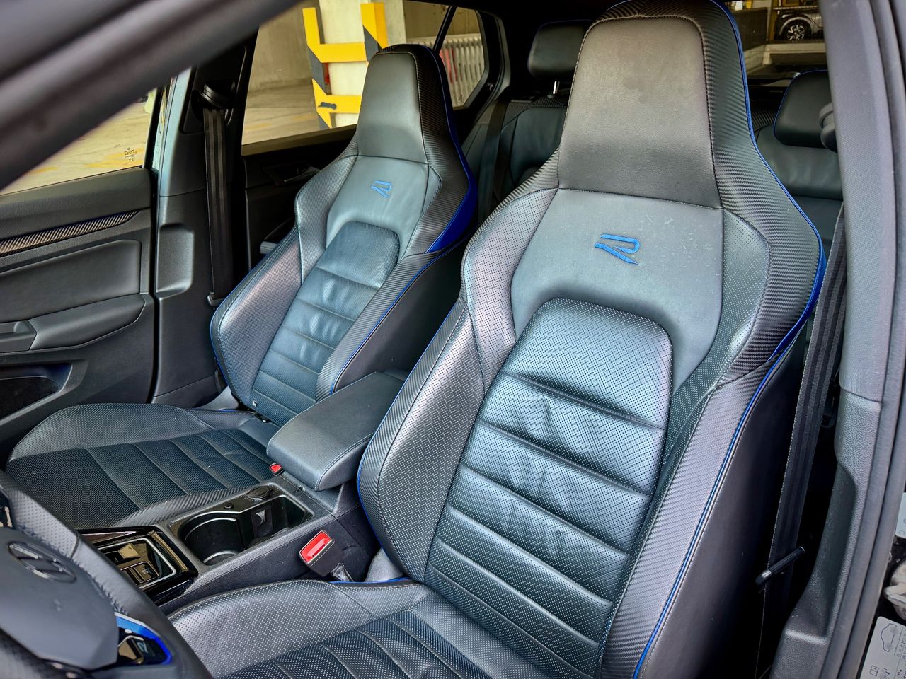 Volkswagen Golf R Black Edition 2.0 TSI 245 kW - Foto 6