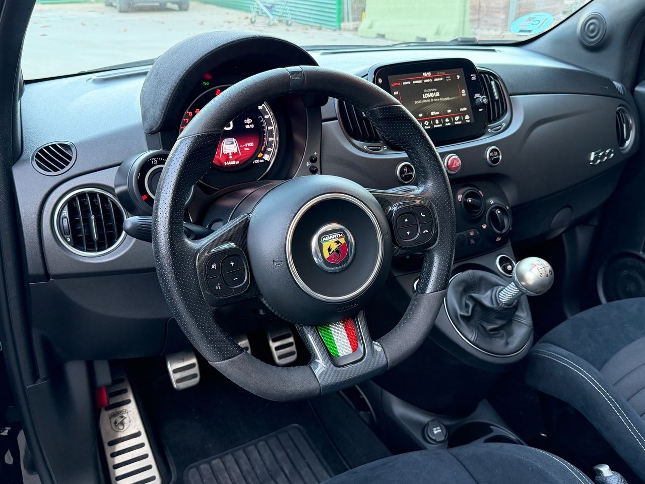 Abarth 695 695 1.4 T-JET 132 kW - Foto 7