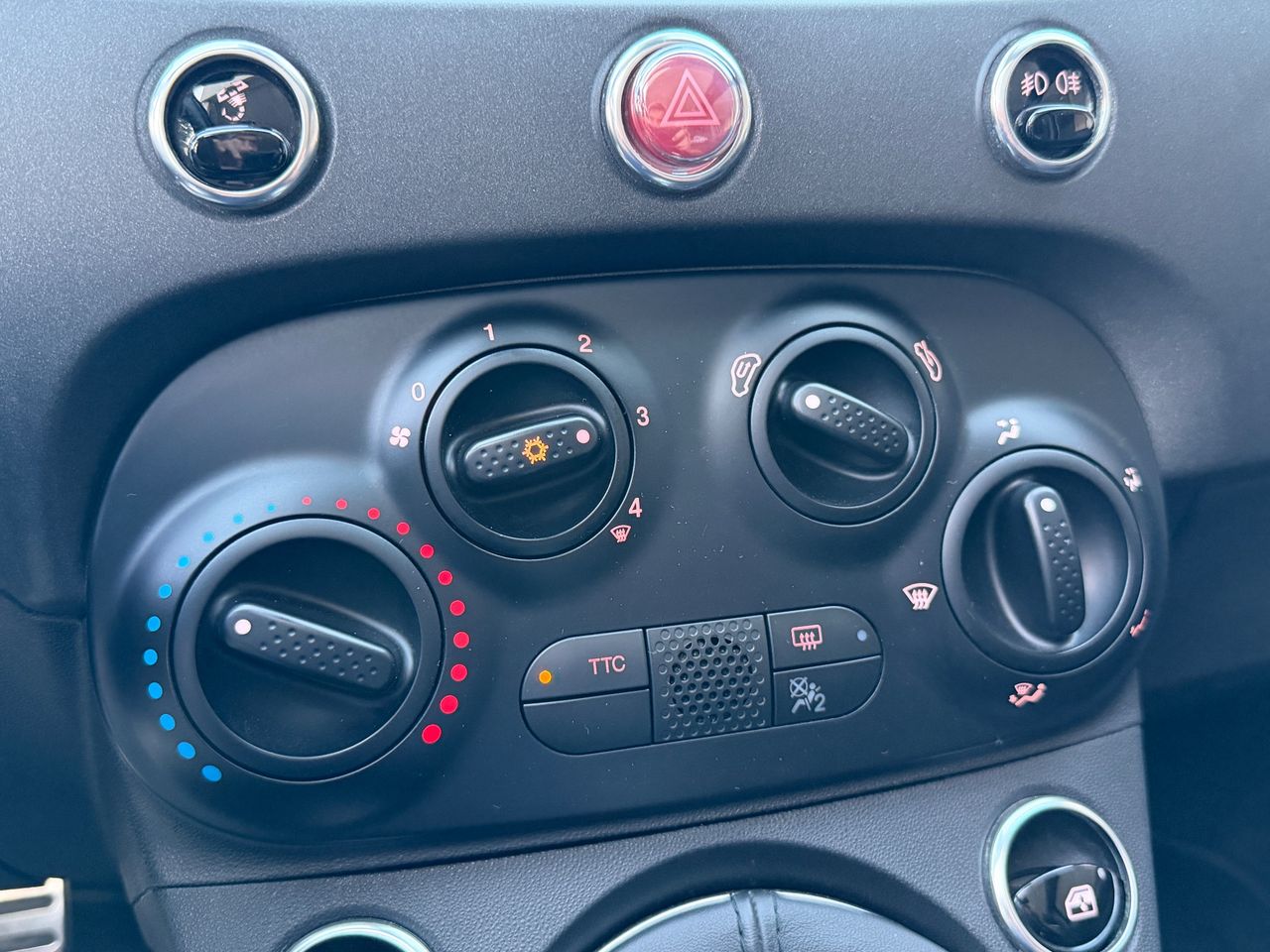 Abarth 695 695 1.4 T-JET 132 kW - Foto 31