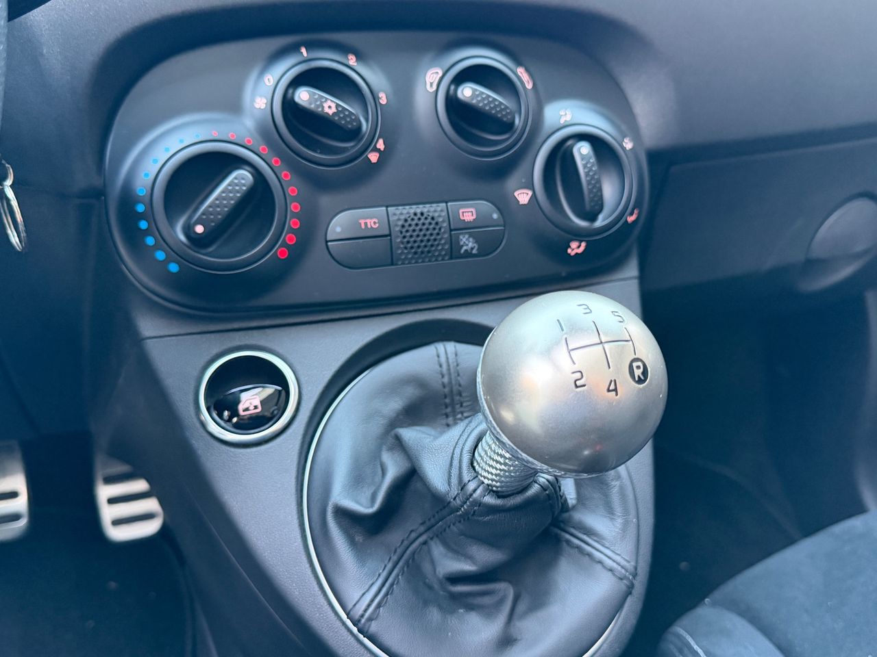 Abarth 695 695 1.4 T-JET 132 kW - Foto 32
