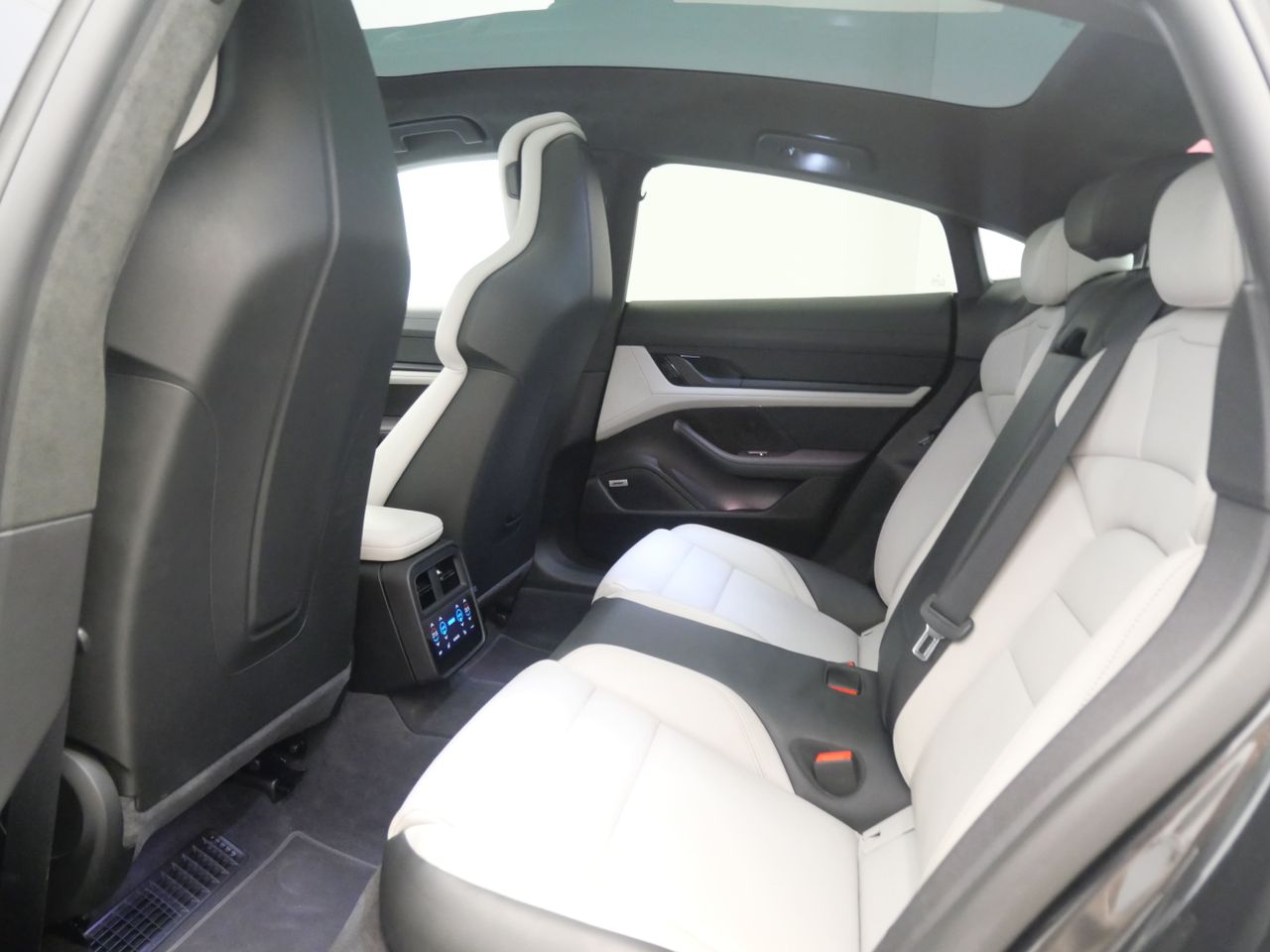 Porsche Taycan TURBO - foto 29