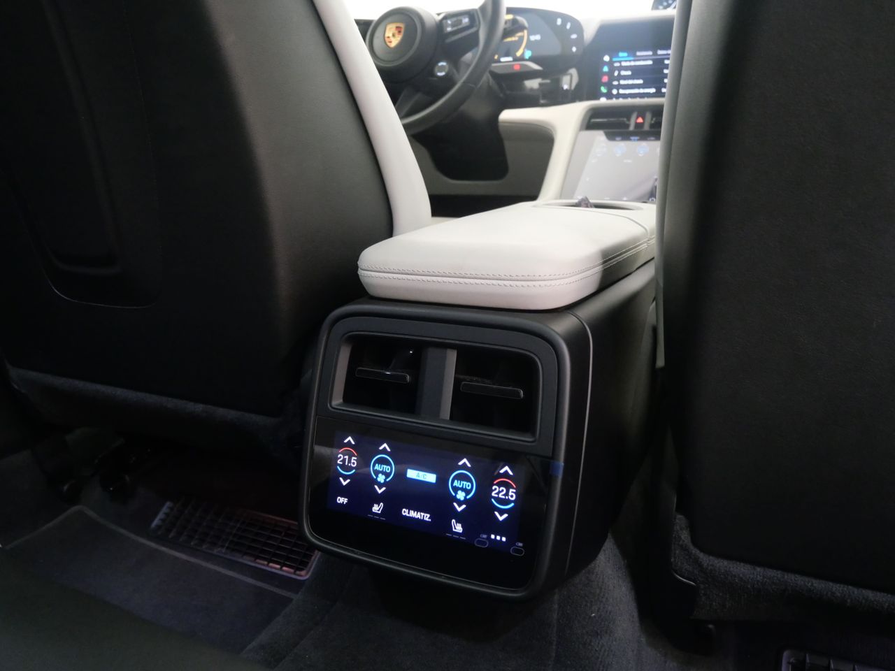 Porsche Taycan TURBO - foto 25