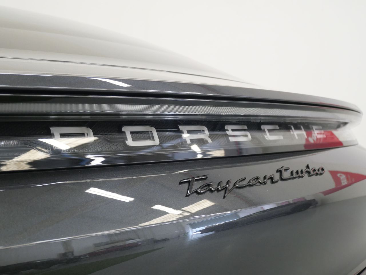 Porsche Taycan TURBO - foto 31