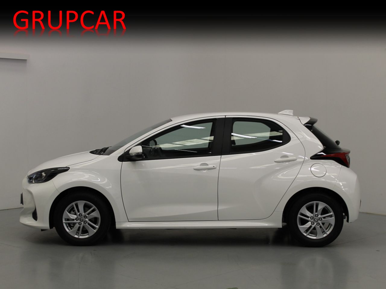 toyota yaris 2024 / foto grande (3)