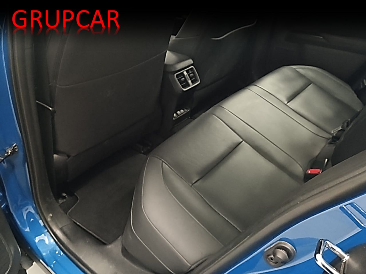 Lexus UX 300 e - foto 28