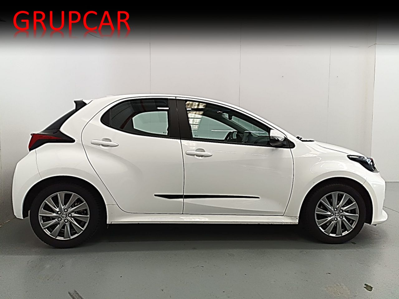 toyota yaris 2021 / foto grande (3)