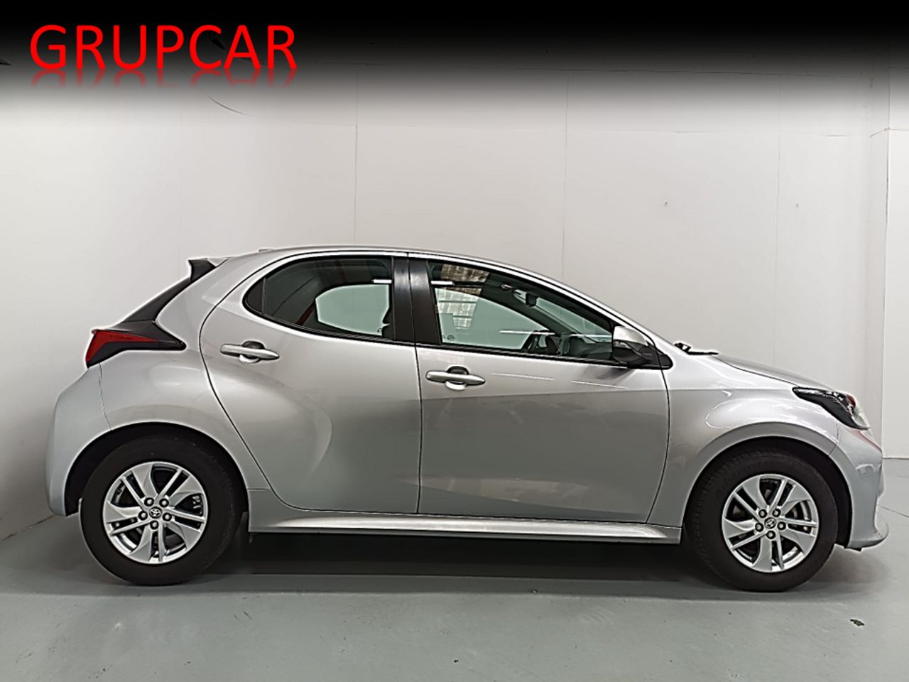 toyota yaris 2021 / foto grande (3)