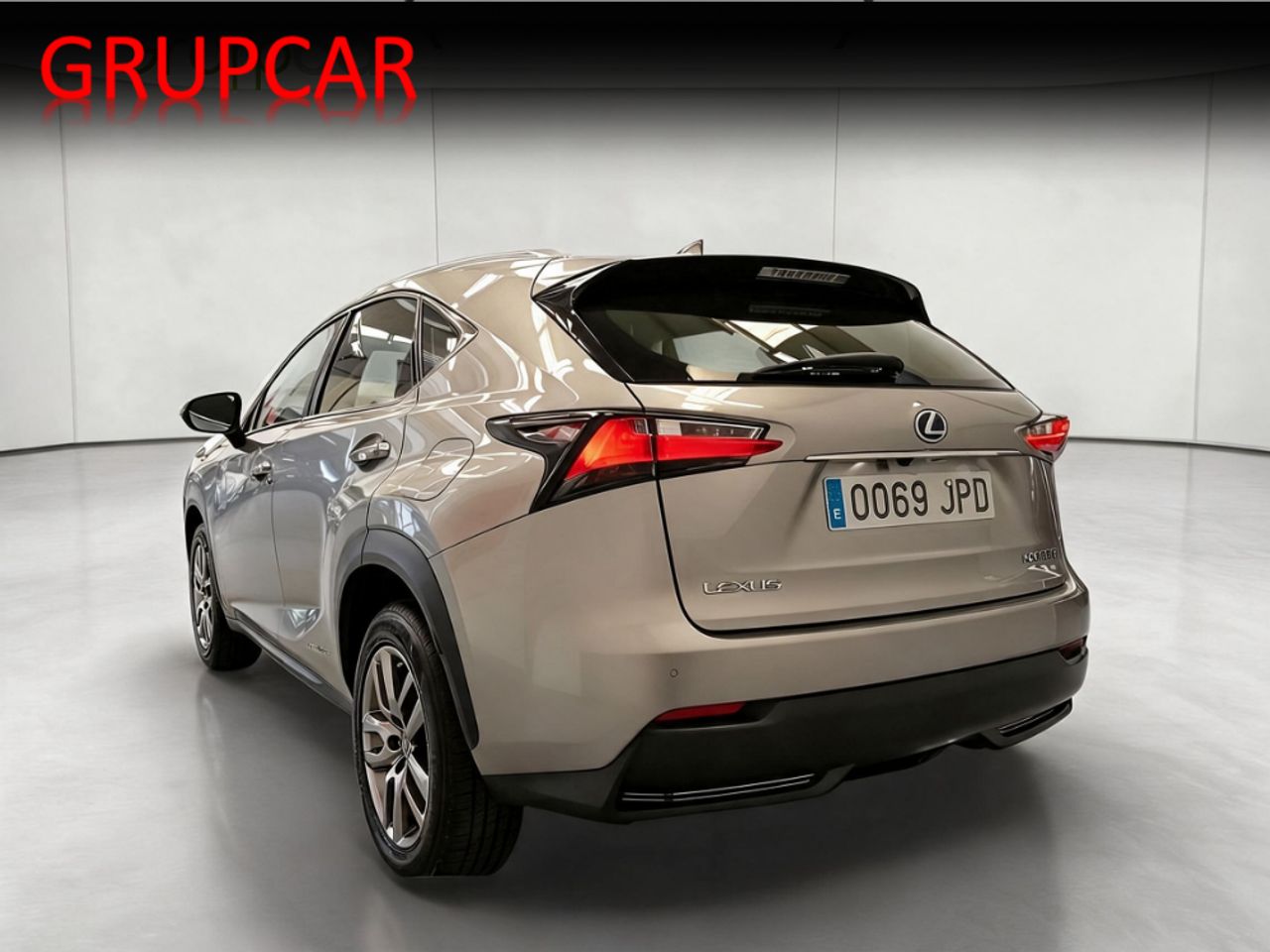Lexus NX 300 h - foto 2